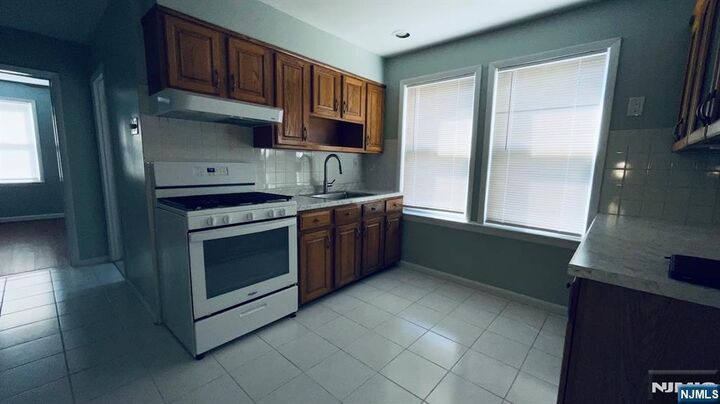 Property Photo:  254 Belgrove Drive 2R  NJ 07032 