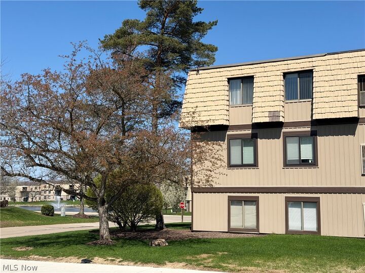 Property Photo:  9611 Sunrise Boulevard K-9  OH 44133 