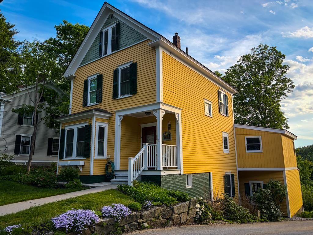 Property Photo:  27 Pine Street  NH 03458 