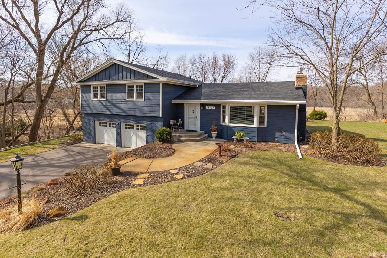 Property Photo:  18427 Heathcote Lane  MN 55391 