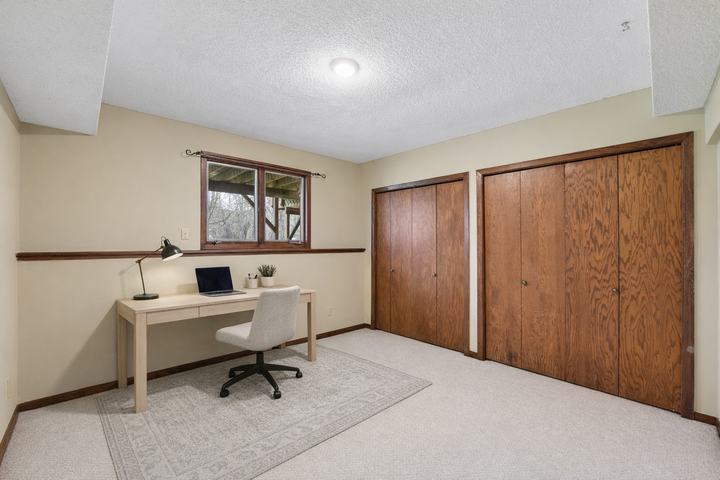 Property Photo:  5831 Fawn Trail Circle  MN 55129 