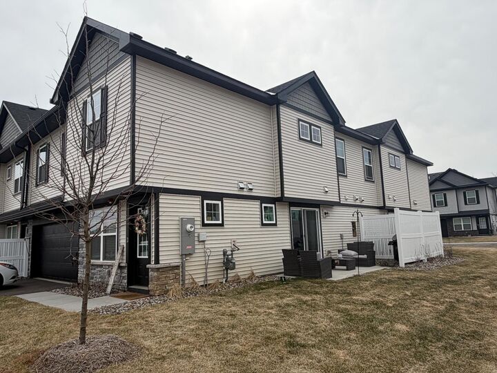 Property Photo:  5279 Long Pointe Pass  MN 55129 