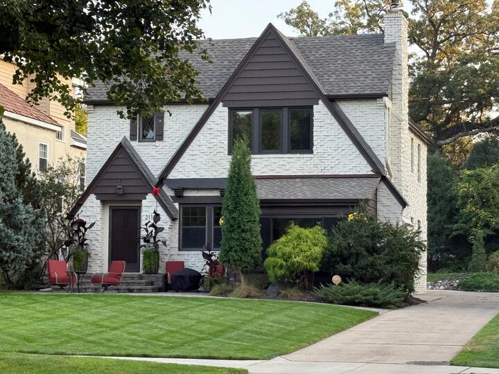 Property Photo:  211 W Minnehaha Parkway  MN 55419 