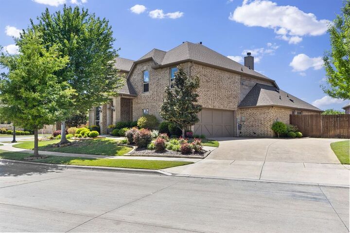 Property Photo:  5901 Richmond Drive  TX 76180 