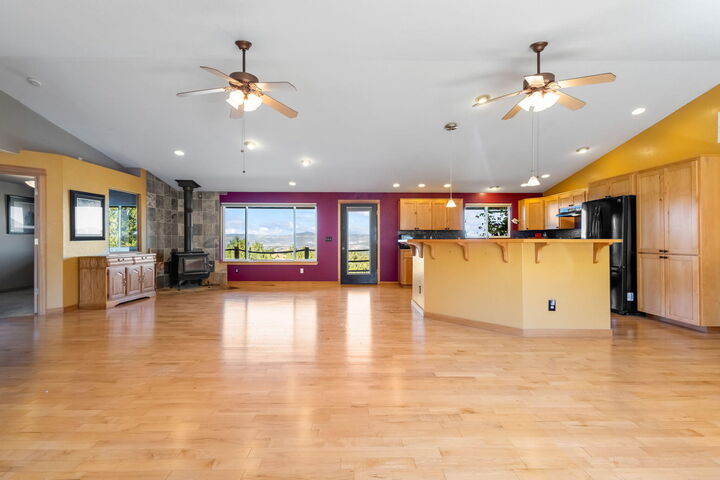 Property Photo:  6997 SE Scenic Drive  OR 97754 