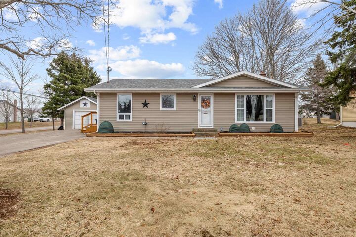 98 Oak Drive — photo 1