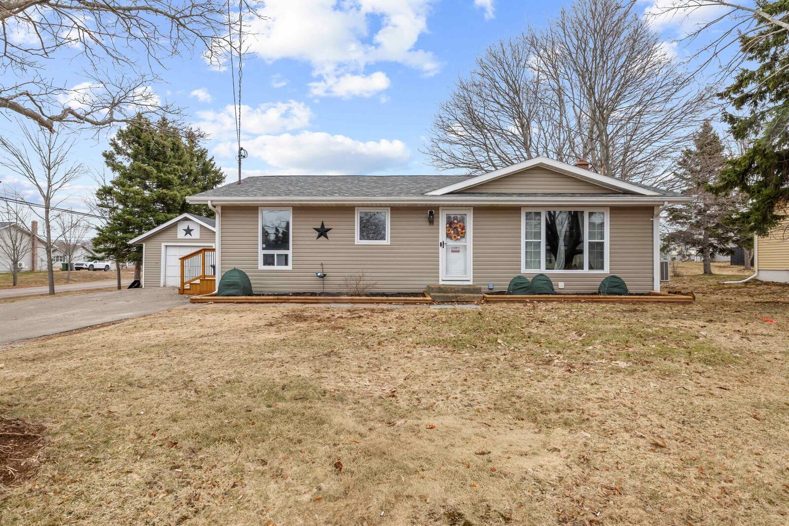Property Photo: 98 Oak Drive PE C1A 7Z1