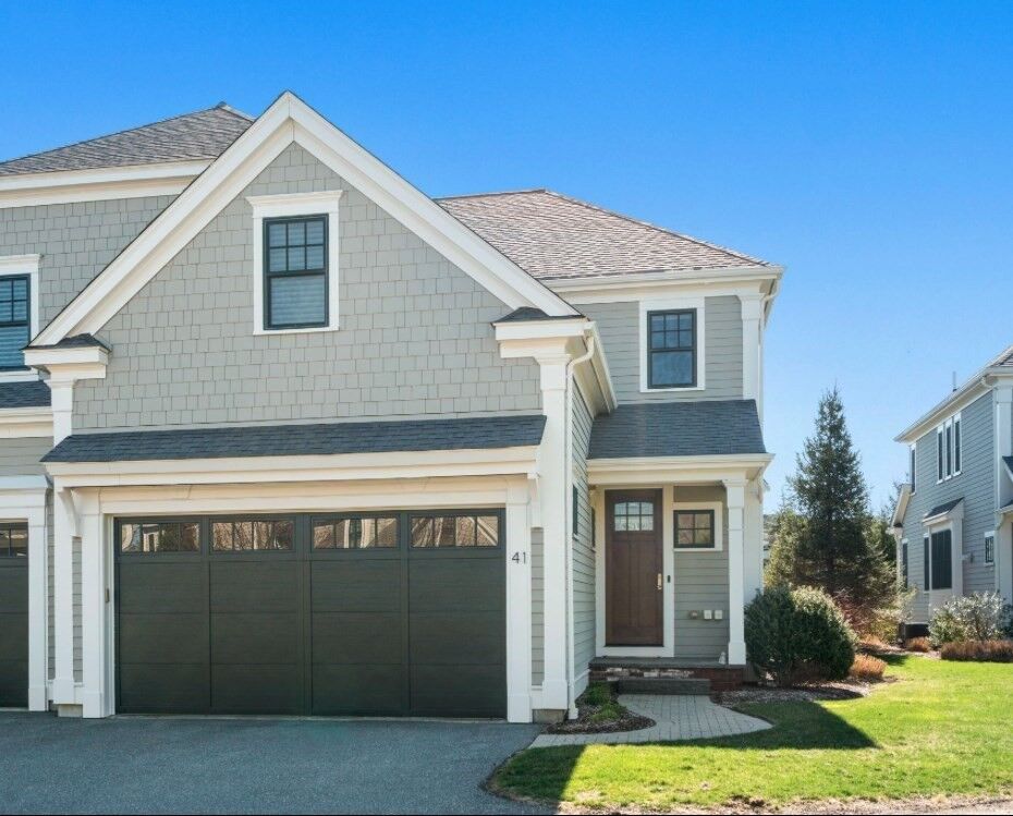 Property Photo:  41 Lillian Way 41  MA 01778 