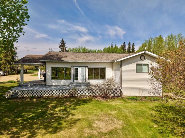 Property Photo: 840070 Highway 743 Highway 6 AB T8S 1T1