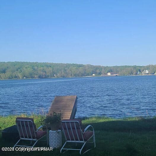 Property Photo: 105 Tinde Trail PA 18347