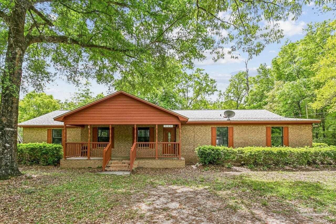 Property Photo:  111 Cotton Creek Rd  FL 32568 
