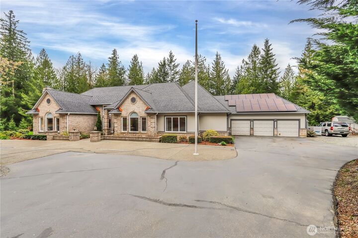 Property Photo:  28726 SE 43rd Place  WA 98024 