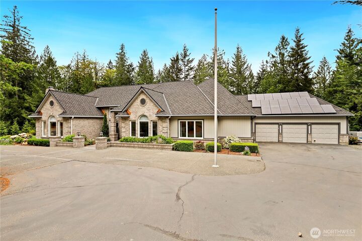 Property Photo:  28726 SE 43rd Place  WA 98024 