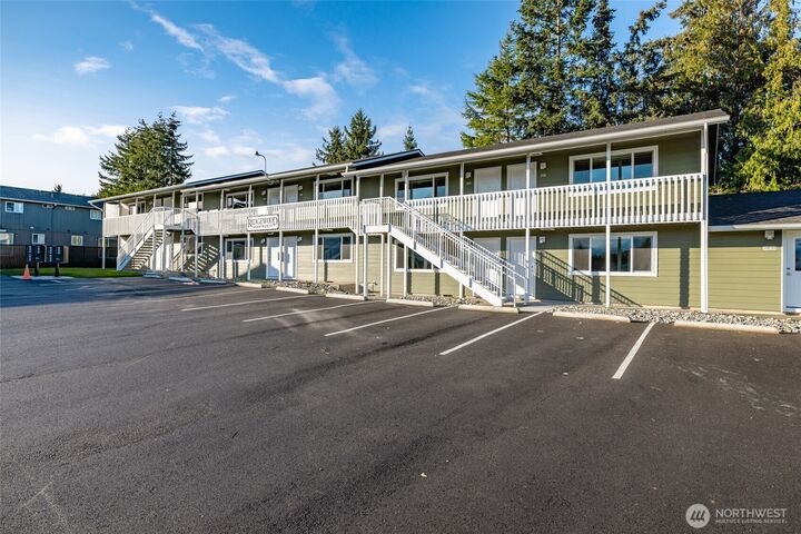 Property Photo:  401  Stanford Drive  WA 98273 