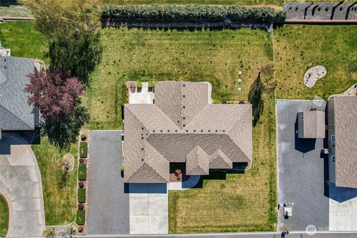 Property Photo:  9083 SE Castlewood Drive  WA 98837 