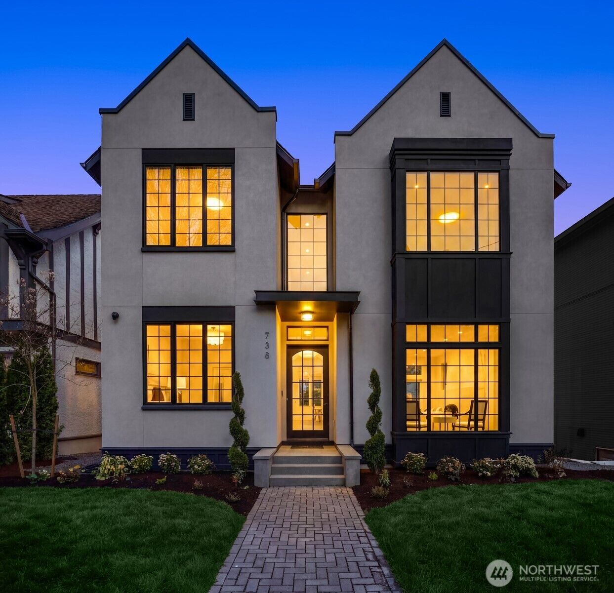 Property Photo:  738  22nd Avenue E  WA 98112 