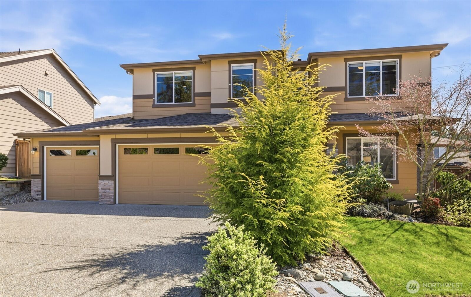 Property Photo:  22375 SE 282nd Lane  WA 98038 