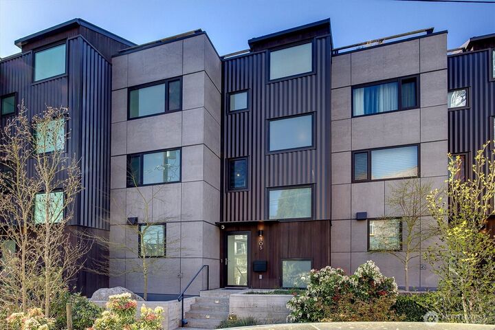 Property Photo: 305 Lee Street WA 98109