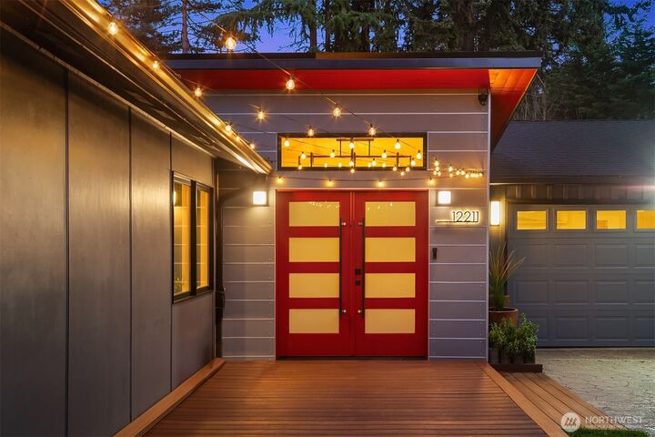 Property Photo: 12211 SE 63rd Place WA 98006