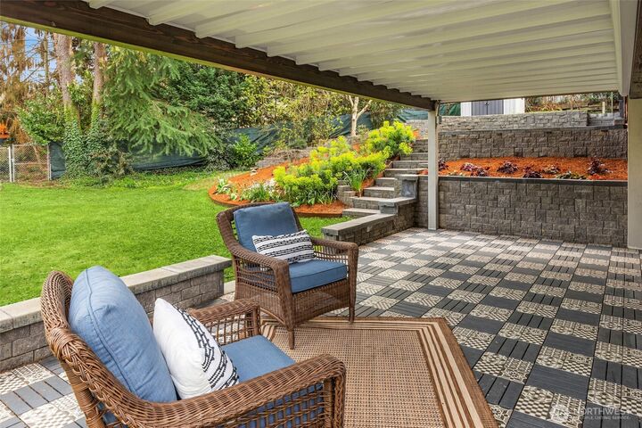 Property Photo:  12211 SE 63rd Place  WA 98006 
