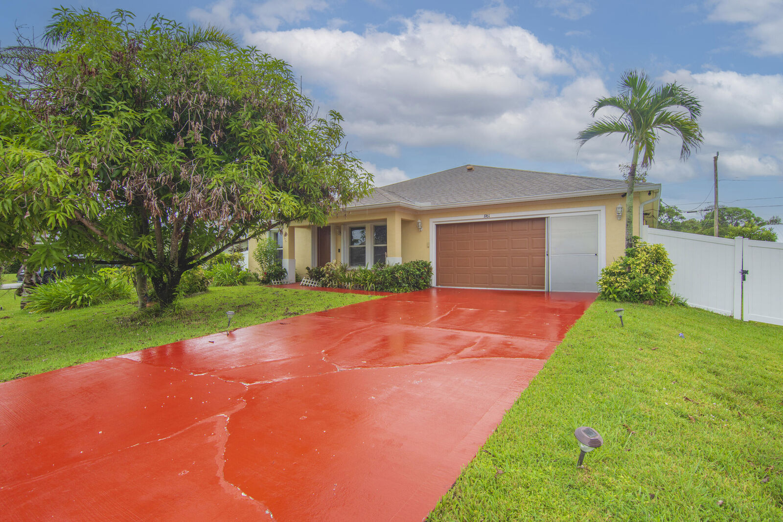 Property Photo:  1961 SW Diamond Street  FL 34953 