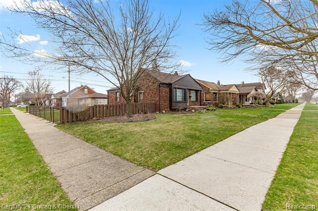 Property Photo: 7609 Rosedale Boulevard MI 48101