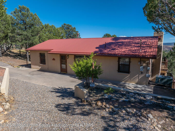 Property Photo:  110 Circle Drive  NM 88345 