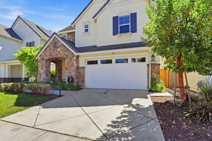 Property Photo:  154 Sandpiper Way  CA 95020 