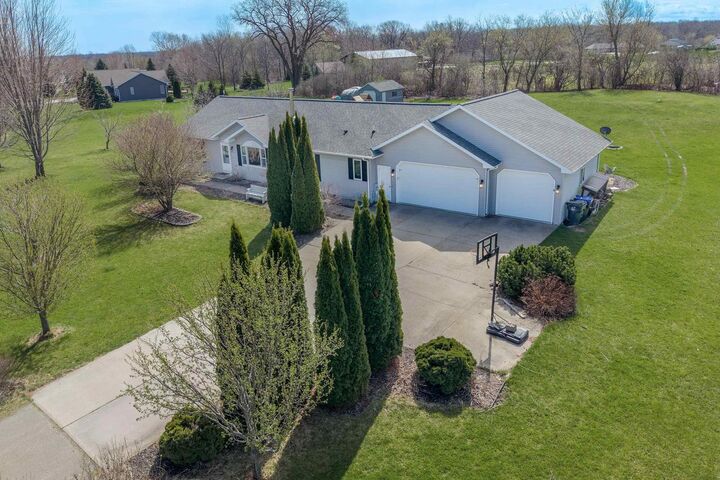 Property Photo:  7361 Meadowridge Drive  WI 54964 