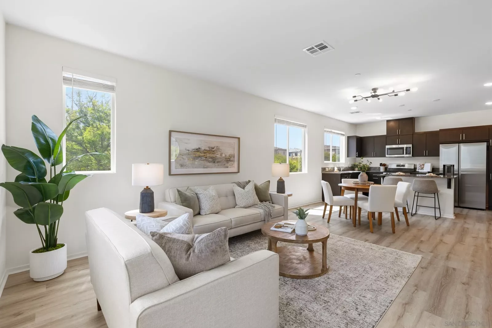 Property Photo:  5222 Surfwalk Way 6  CA 92154 