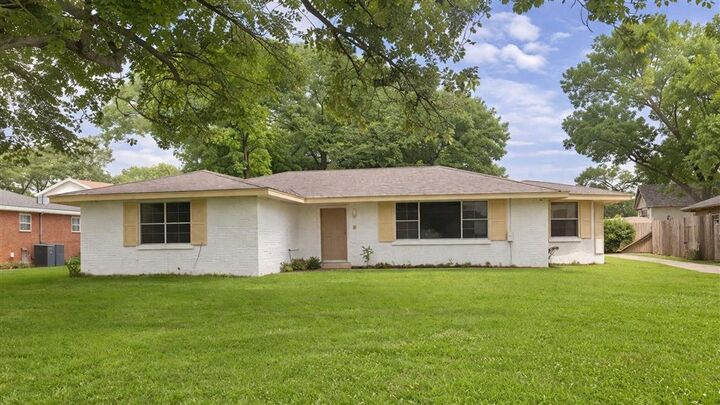 Property Photo:  911 Dolby Street  LA 70605 