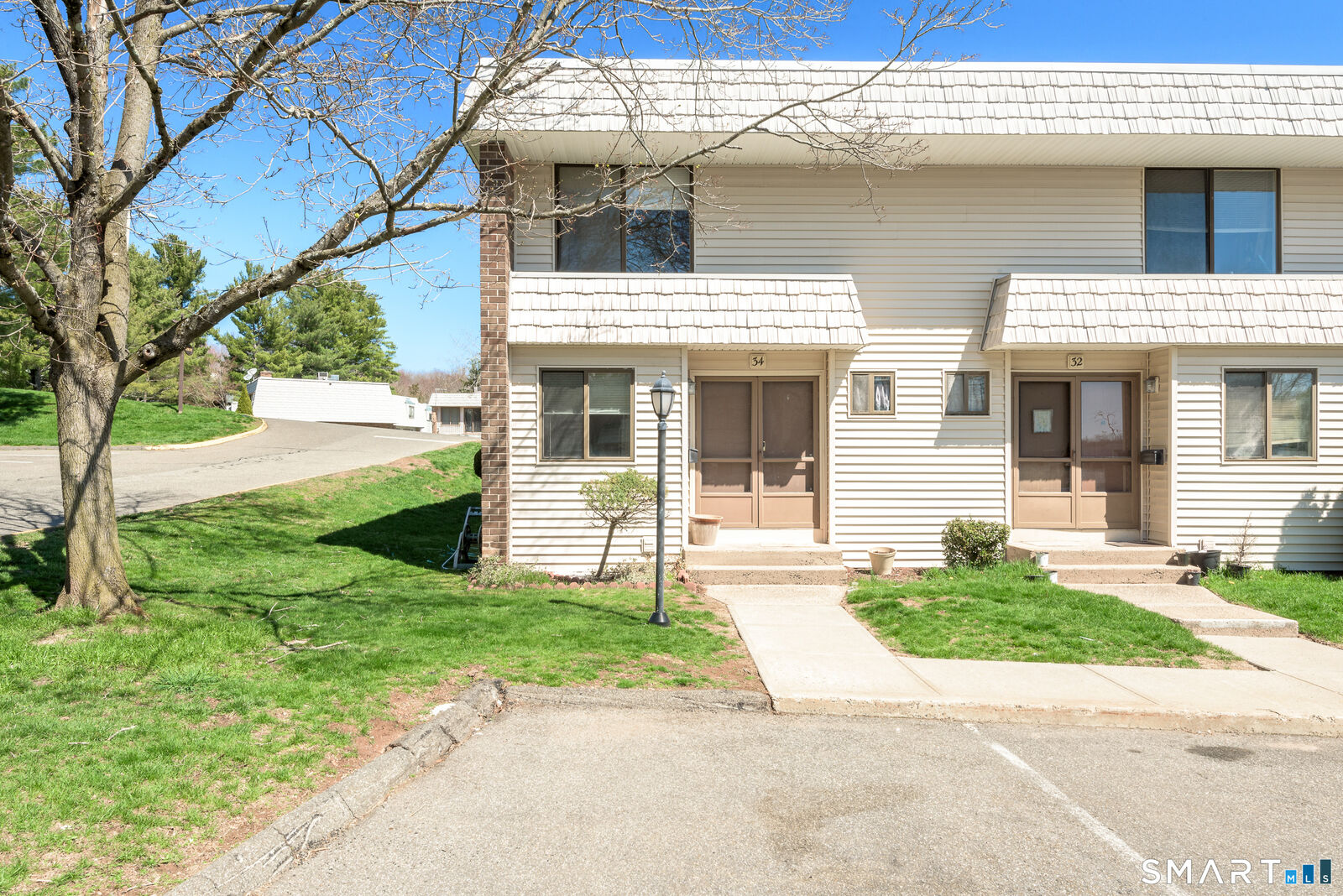 Property Photo:  34 Hemlock Court 34  CT 06416 