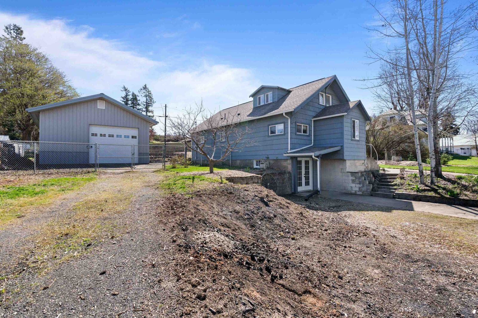 Property Photo:  209 S Josephine Ave  WA 99170 