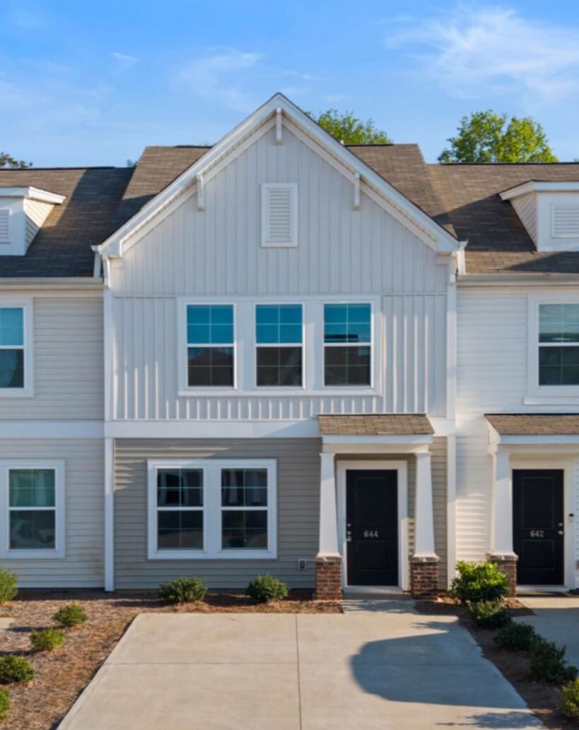 Property Photo: 644 Blossom Run SC 29307