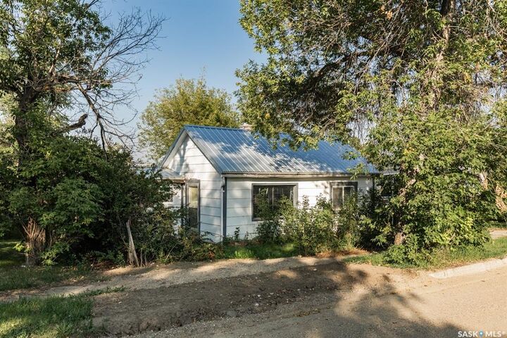 Property Photo:  626 Manitoba Avenue  SK S0L 1R0 