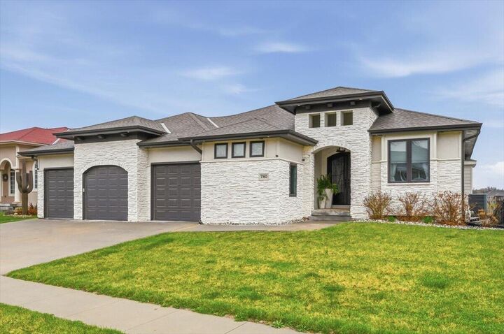 Property Photo: 780 Key Circle IA 51510