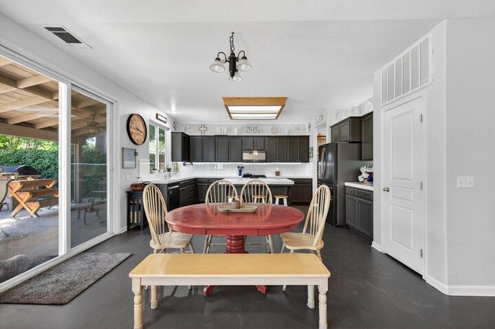 Property Photo:  5821 W Sunnyview Avenue  CA 93291 