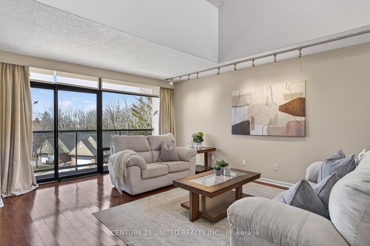 Photo de la propriété:  1818 Cherryhill Road 503  ON K9K 1S6 