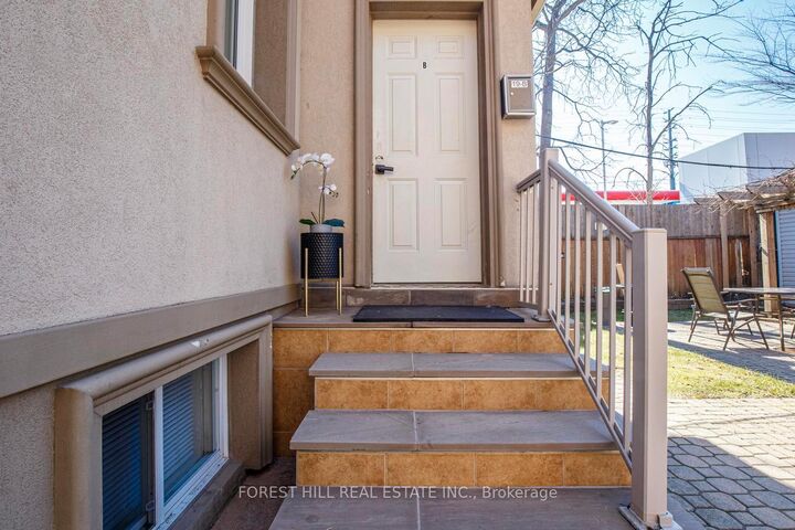 Property Photo:  19 Troy Street  ON L5G 1S6 