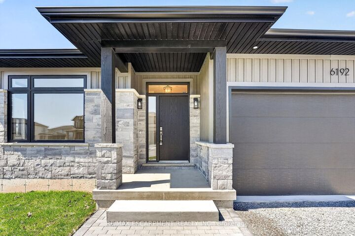 Property Photo: 6192 Curlin Crescent ON L2H 3W8