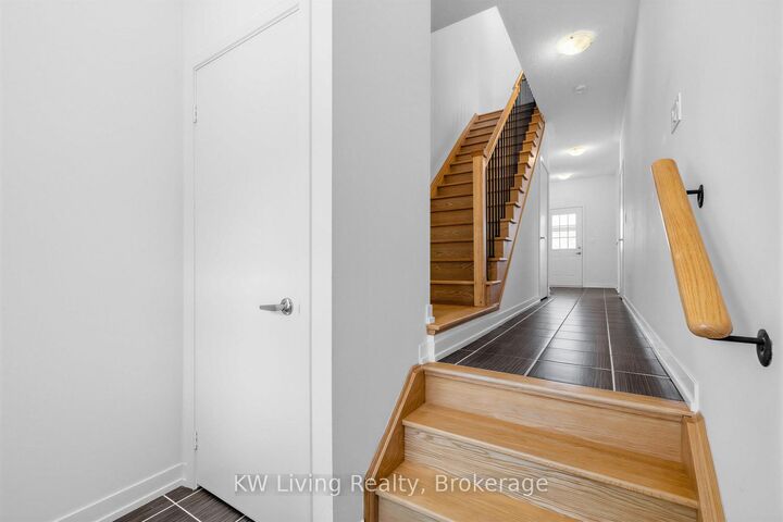 Property Photo: 225 Harding Park Street ON L3Y 0E3