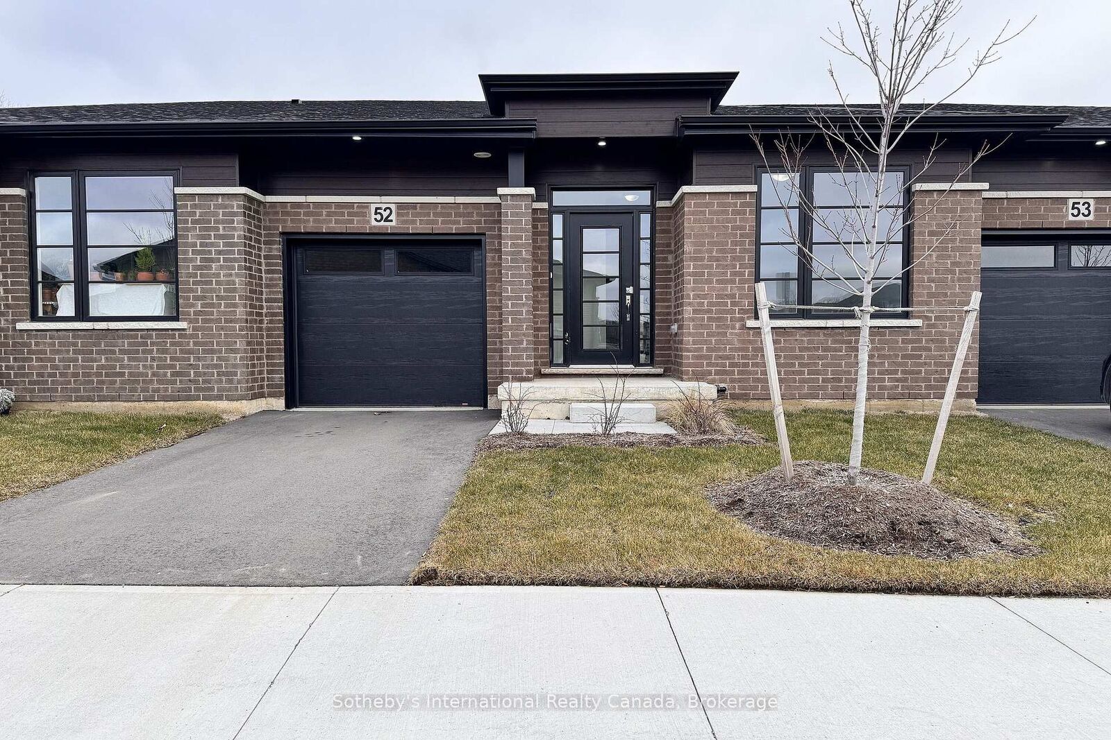 Property Photo: 550 Grey Street 52 ON N3S 0C4
