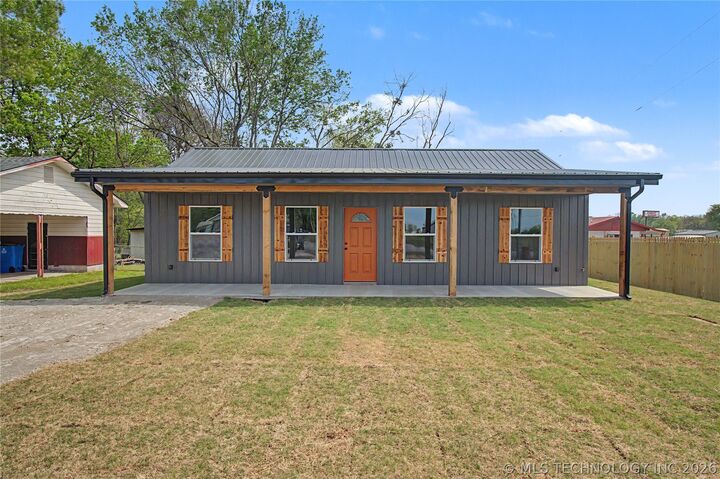 Property Photo:  103 E Madden Avenue  OK 74423 