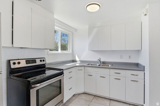 Property Photo:  566 Miller Ave  UT 84041 