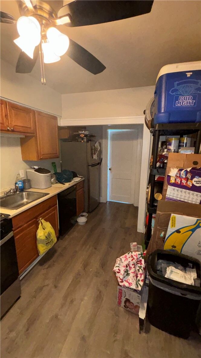 Property Photo:  833 Greensburg Pike  PA 15112 