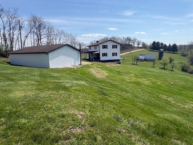 Property Photo:  551 Ridge Rd  PA 15417 