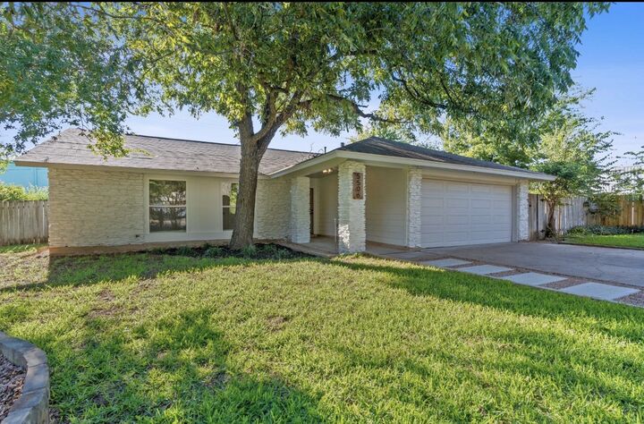 Property Photo:  5506 Salem Walk Drive  TX 78745 