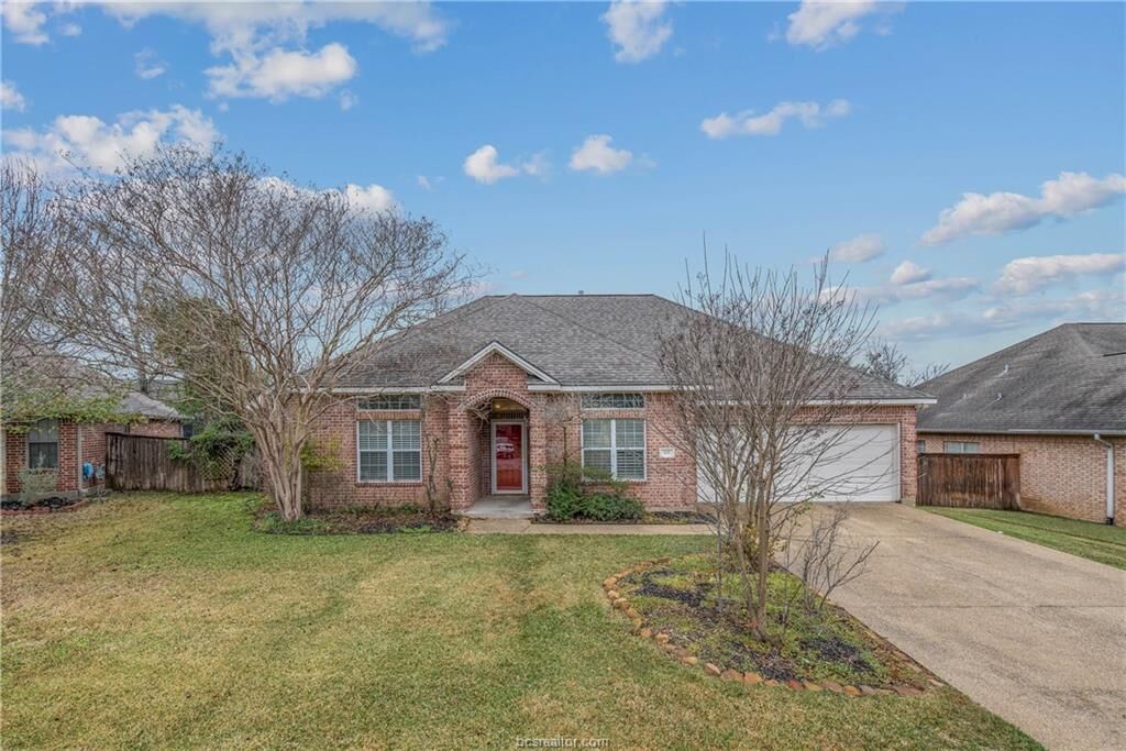 Property Photo: 305 Stone Chase Court TX 77845-1914