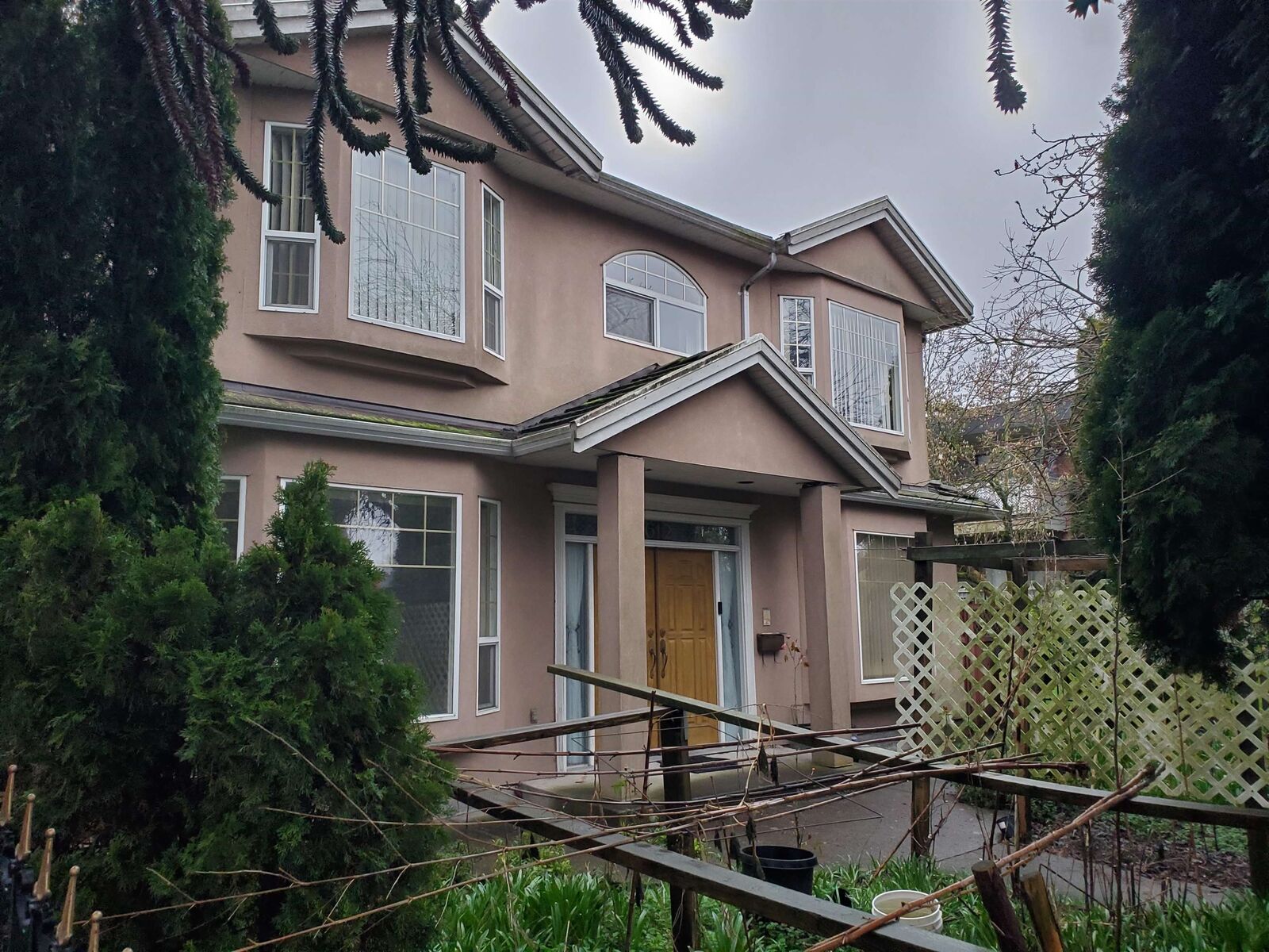 Property Photo: 2612 E 49th Avenue BC V5S 1J7