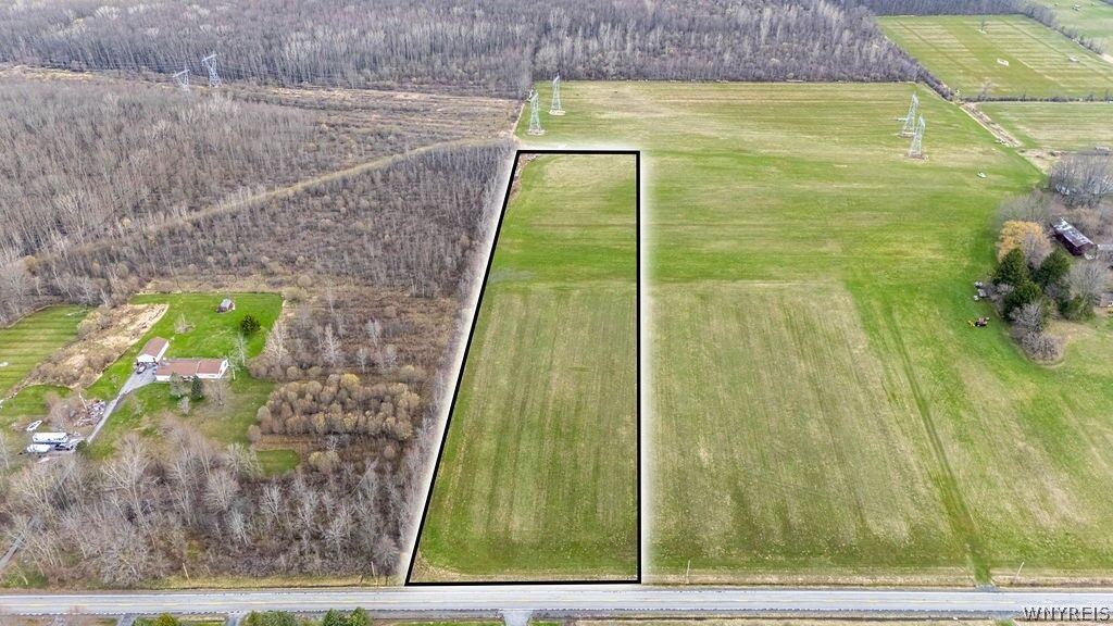 Property Photo:  1000 Kinne Road  NY 14094 